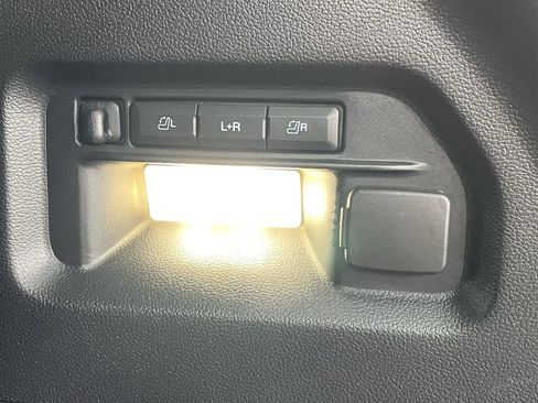 Used 2022 Ford Explorer Limited image 41