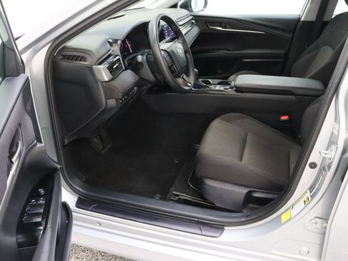 Certified 2025 Toyota Camry LE FWD image 14