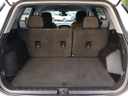 Used 2024 GMC Terrain SLE image 9