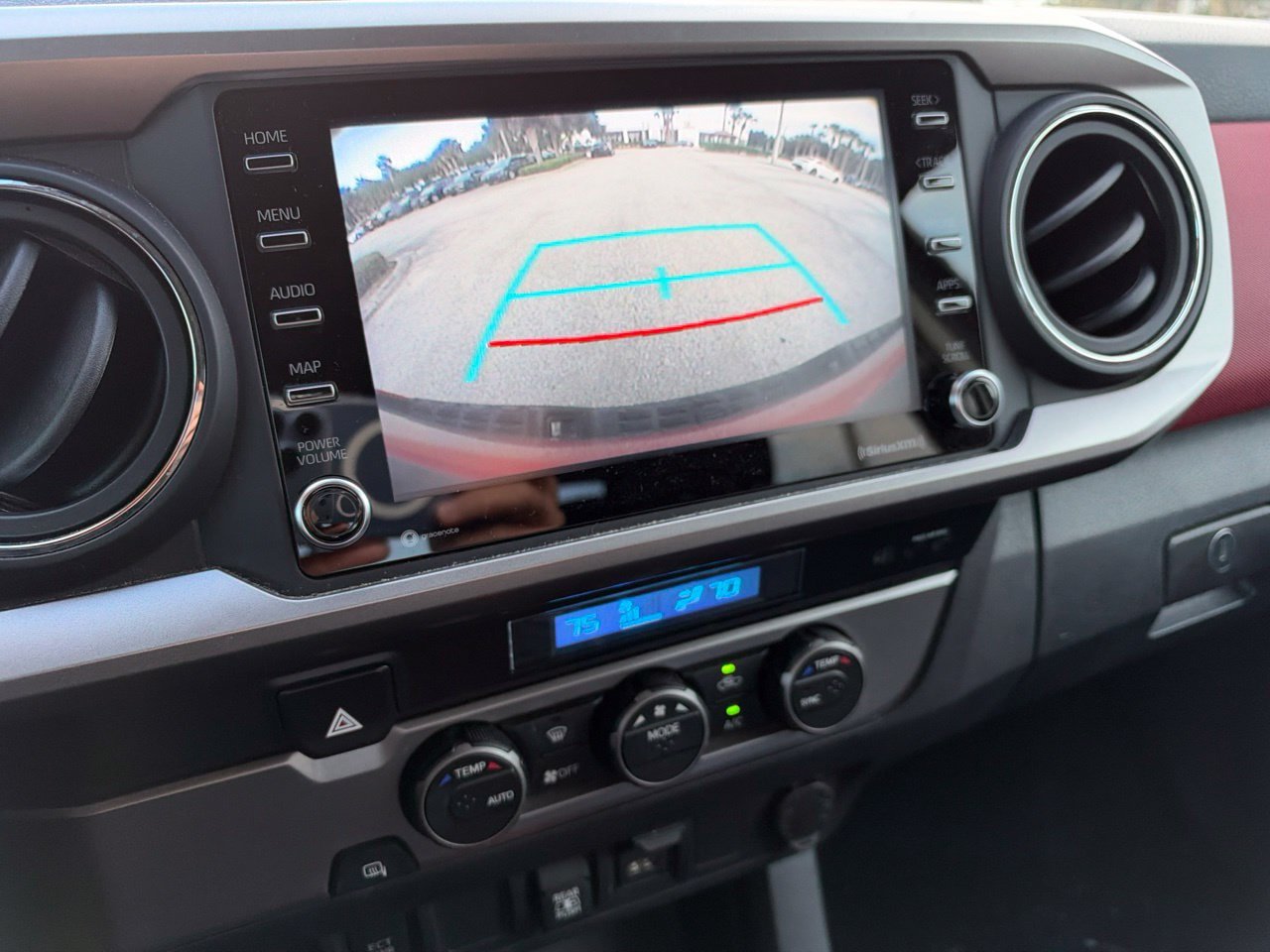 Used 2022 Toyota Tacoma SR5 w/ Technology Package RWD image 9