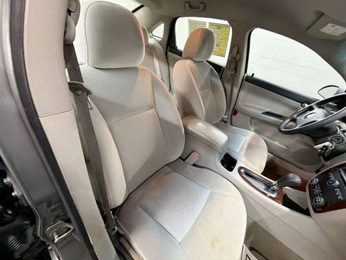 Used 2009 Chevrolet Impala LT image 23
