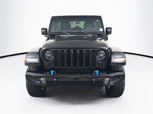 Used 2023 Jeep Wrangler Unlimited Sahara AWD/4WD image 2