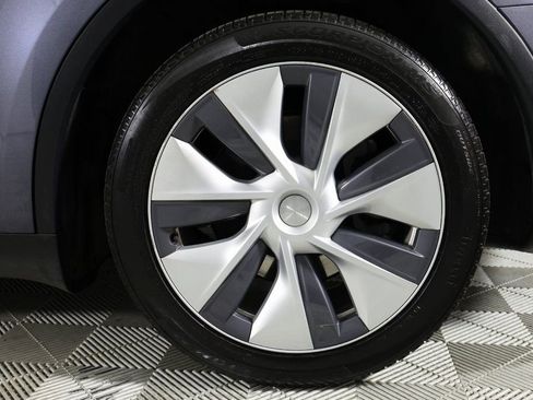 Used 2023 Tesla Model Y Long Range image 42