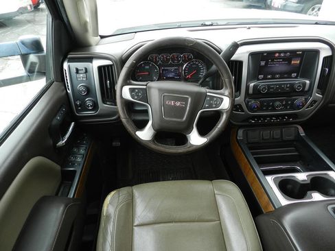 Used 2015 GMC Sierra 2500 SLT w/ Duramax Plus Package AWD/4WD image 9