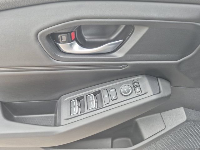 Used 2025 Honda Accord SE image 13