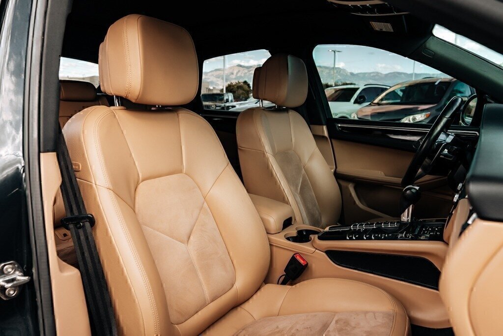 Used 2020 Porsche Macan AWD/4WD image 52