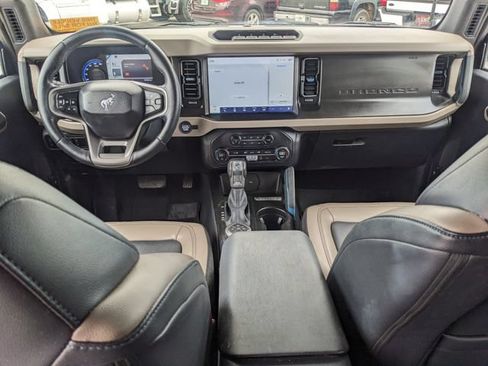 Used 2023 Ford Bronco Wildtrak AWD/4WD image 14