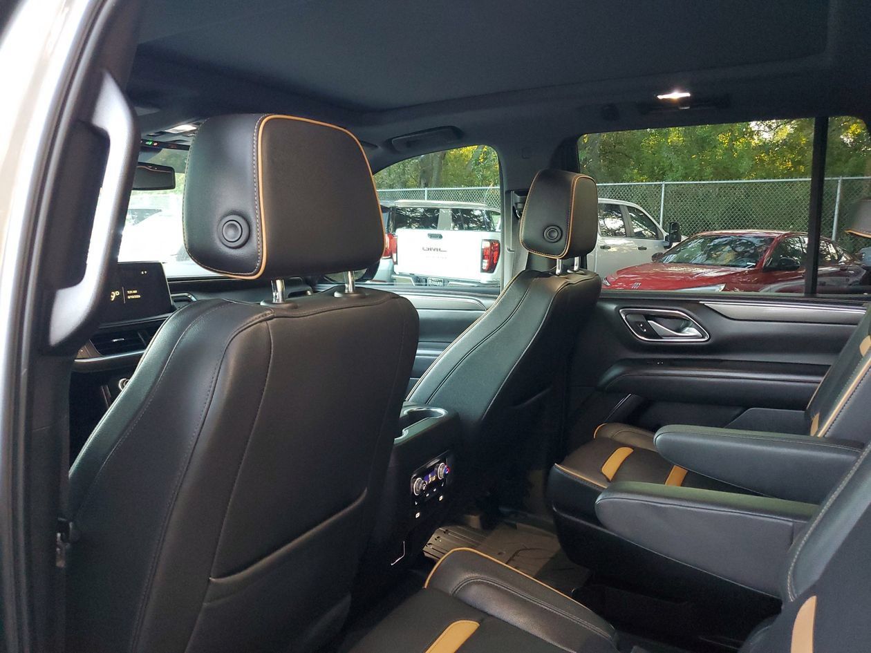 Used 2024 GMC Yukon AT4 w/ AT4 Premium Package AWD/4WD image 9