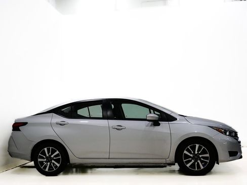 Used 2023 Nissan Versa SV image 4