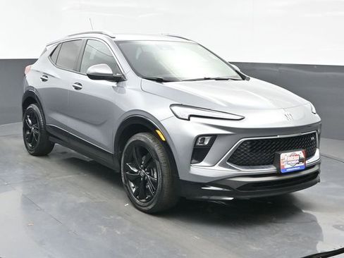 Used 2024 Buick Encore GX Sport Touring image 8