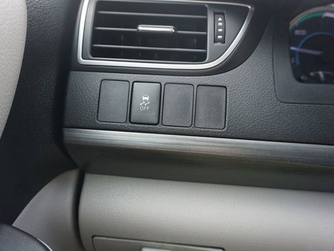 Used 2015 Toyota Camry XLE image 4