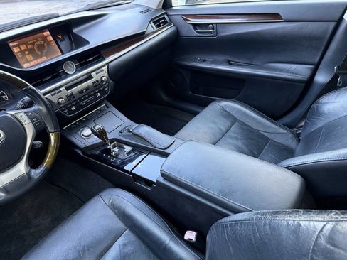 Used 2013 Lexus ES 350 w/ Luxury Pkg image 26