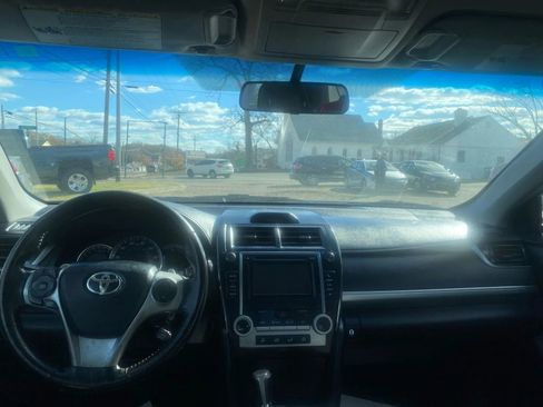 Used 2012 Toyota Camry SE image 8
