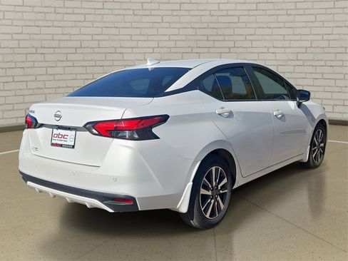 Used 2025 Nissan Versa SV w/ Trunk Package image 4