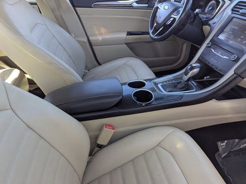 Used 2014 Ford Fusion SE w/ Equipment Group 202A image 11