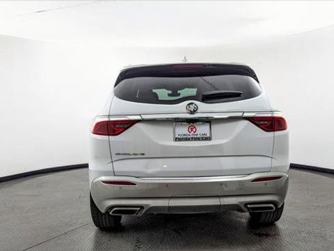 Used 2024 Buick Enclave Premium image 7