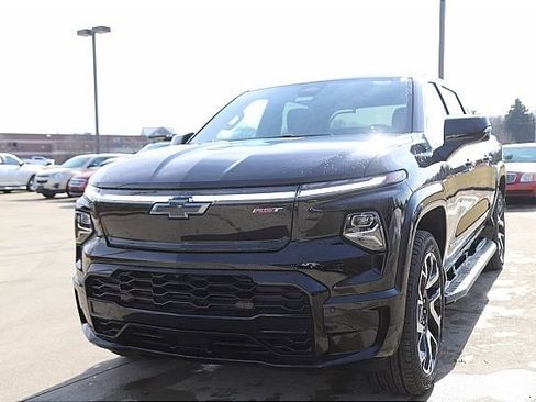 New 2024 Chevrolet Silverado EV RST image 9