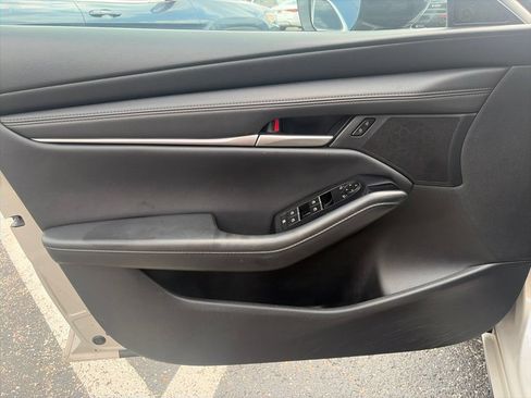 Used 2024 MAZDA MAZDA3 s FWD image 13