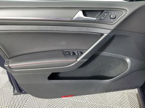 Used 2019 Volkswagen GTI Autobahn image 17