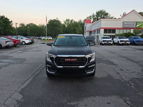 Used 2024 GMC Terrain SLE AWD/4WD image 3