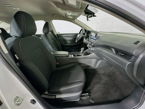 Used 2025 Nissan Sentra S FWD image 28