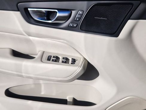 New 2026 Volvo XC60 B5 Ultra w/ Protection Package Premier AWD/4WD image 9