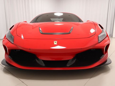 Used 2022 Ferrari F8 Tributo image 4