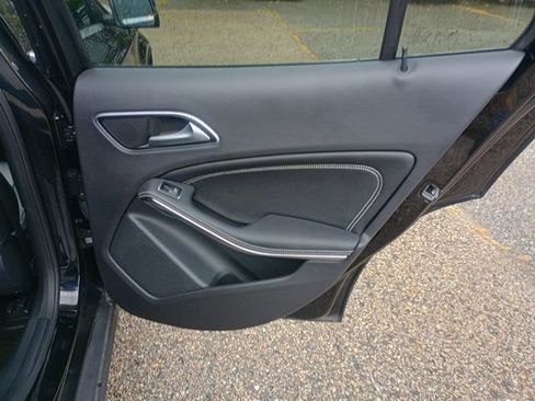 Used 2020 Mercedes-Benz GLA 250 4MATIC image 14
