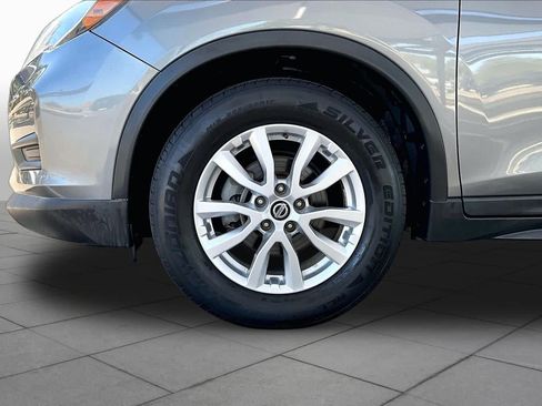 Used 2017 Nissan Rogue SV FWD image 11