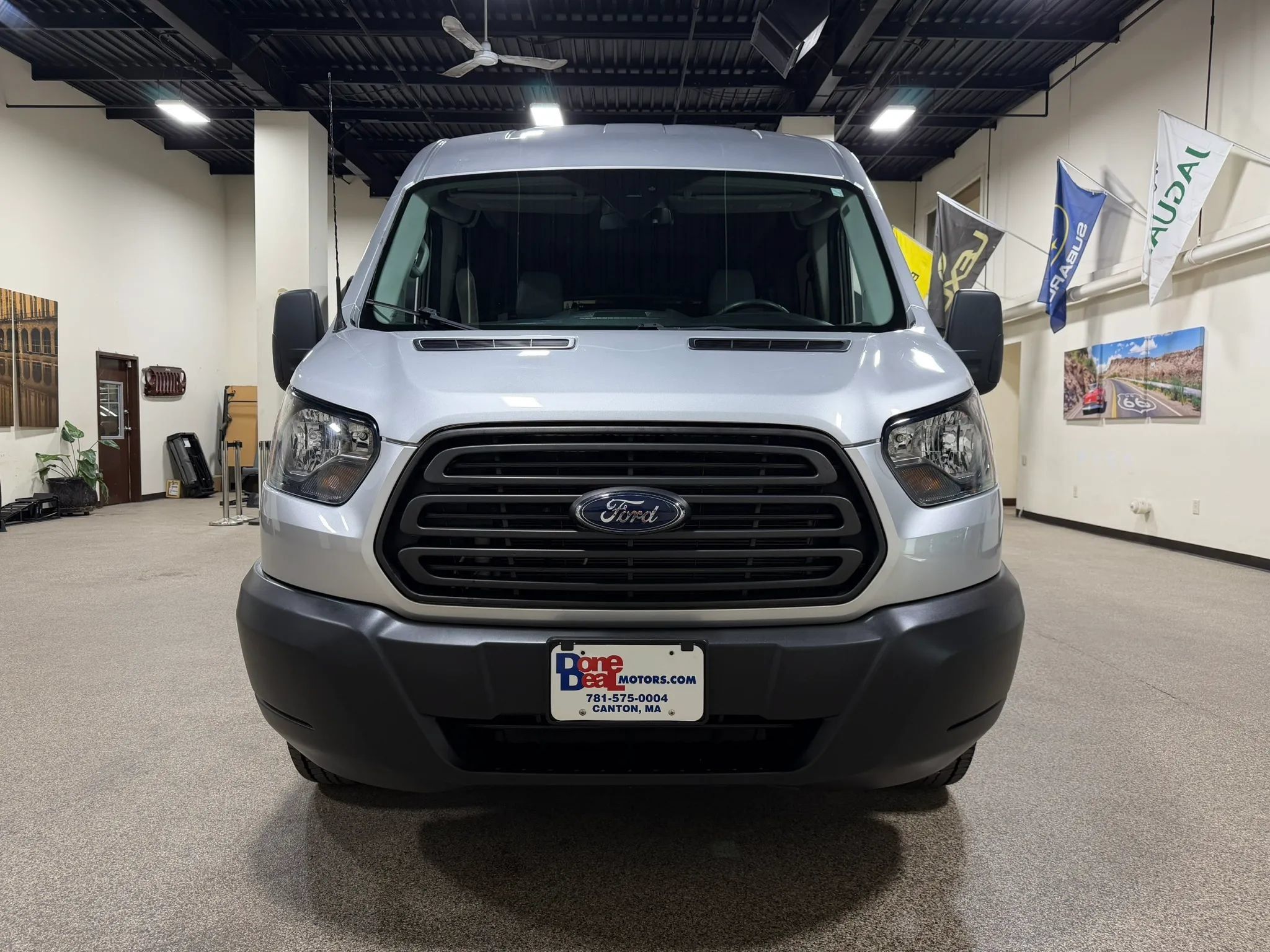 Used 2019 Ford Transit 250 148 Medium Roof RWD image 3