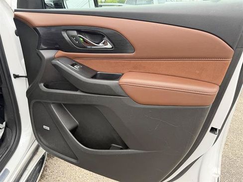 Used 2018 Chevrolet Traverse High Country AWD/4WD image 19