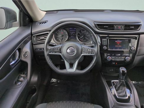 Certified 2018 Nissan Rogue SV FWD image 13