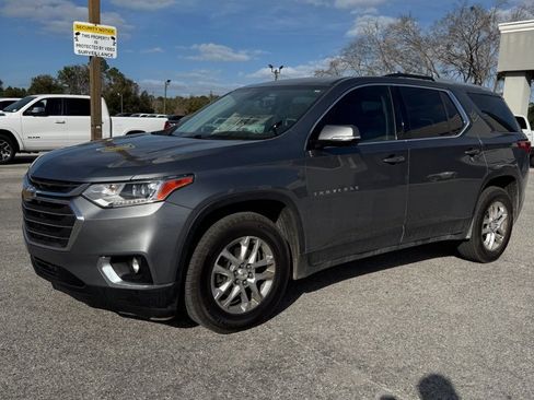 Used 2018 Chevrolet Traverse LT image 3