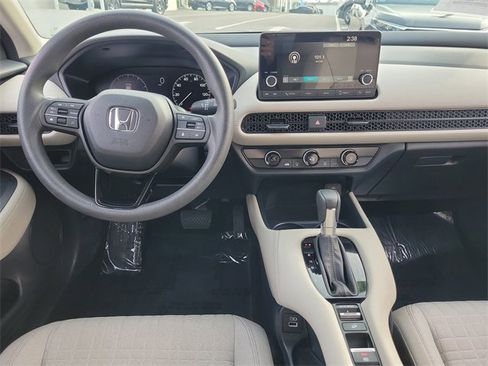 Used 2023 Honda HR-V LX image 9