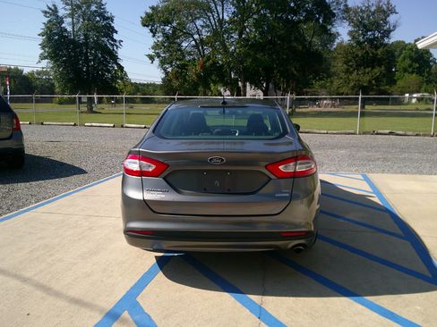 Used 2013 Ford Fusion SE image 15