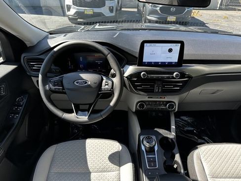 Certified 2023 Ford Escape Active AWD/4WD image 13