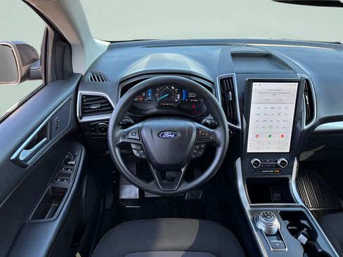 Used 2024 Ford Edge SE w/ Black Appearance Package AWD/4WD image 7