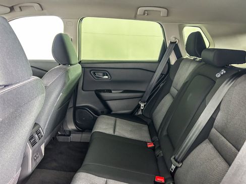 Certified 2025 Nissan Rogue SV image 18