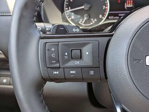 Used 2025 Nissan Pathfinder SL FWD image 28
