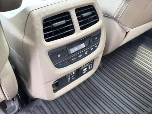 Used 2019 Honda Pilot Touring image 13