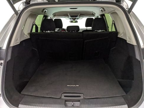 Used 2024 Nissan Rogue SV image 18