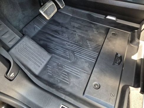 Used 2026 Cadillac Vistiq Platinum w/ LPO, Floor Liner Package AWD/4WD image 36