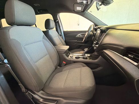 Used 2023 Chevrolet Traverse LT FWD image 27