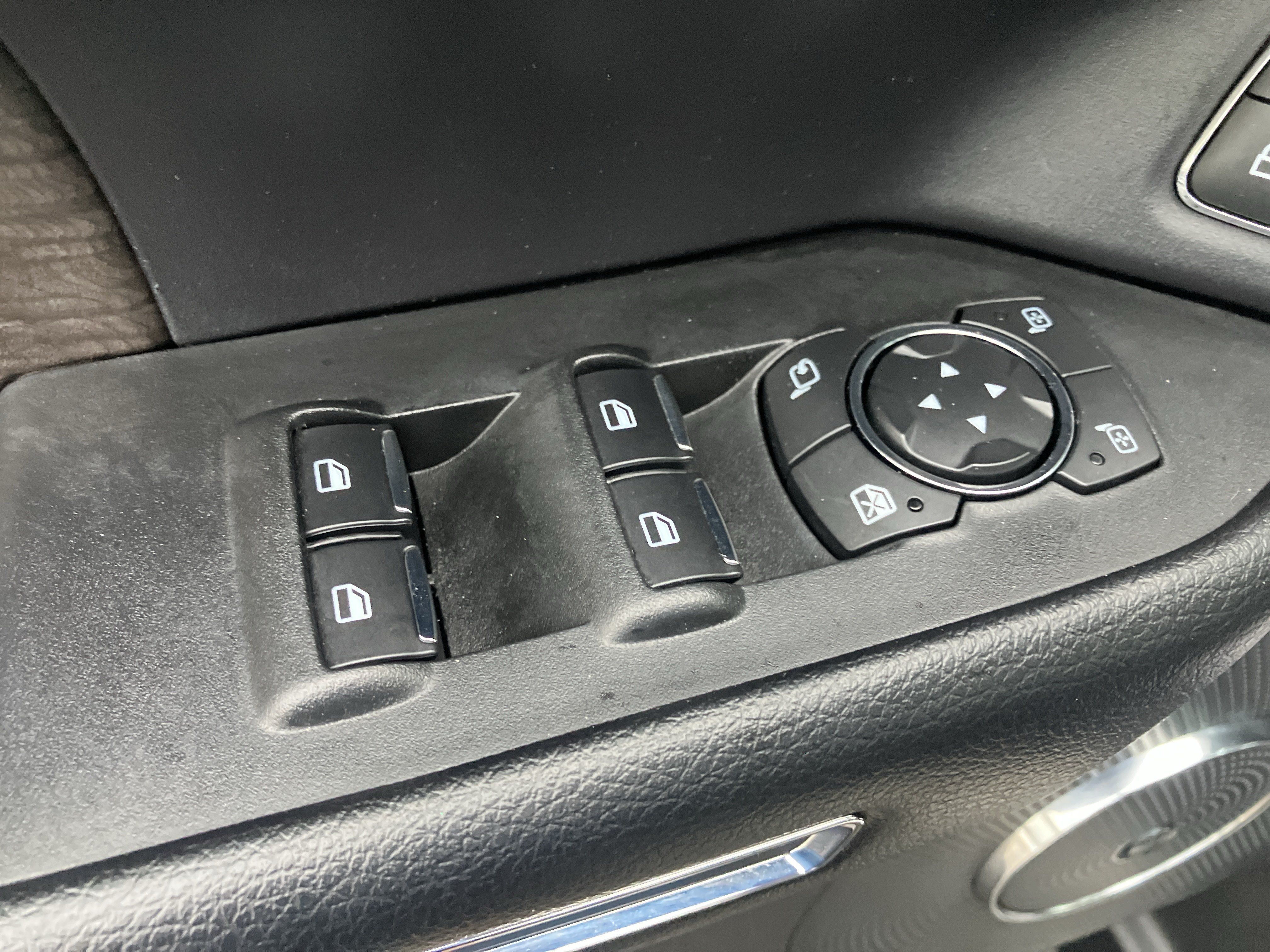 Used 2019 Ford Expedition Limited w/ Equipment Group 302A AWD/4WD image 20