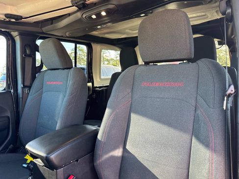 Used 2024 Jeep Wrangler Unlimited Rubicon AWD/4WD image 19