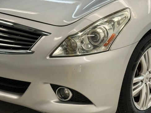 Used 2015 INFINITI Q40 w/ Navigation Package RWD image 4