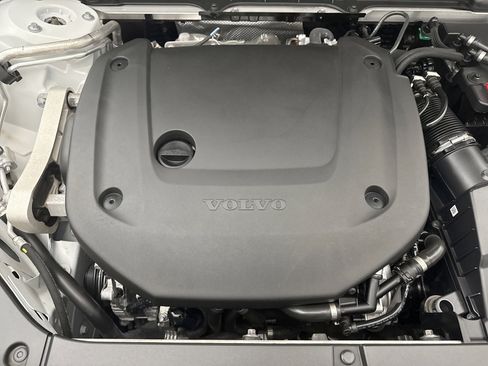 Used 2025 Volvo XC90 B6 Plus image 29