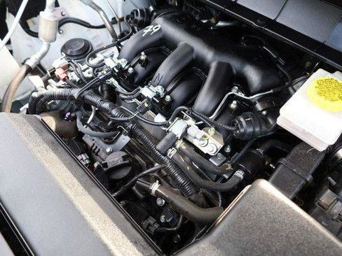 Used 2025 Nissan Pathfinder Platinum AWD/4WD image 33