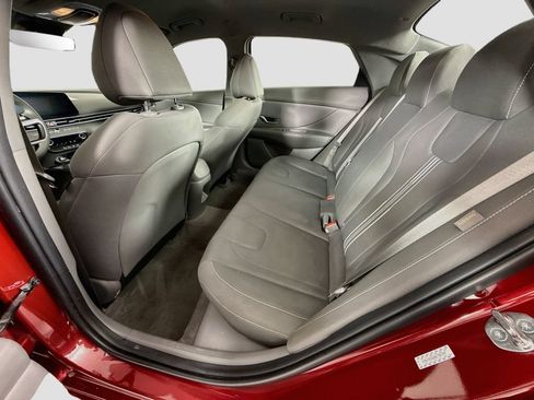 Used 2024 Hyundai Elantra SEL FWD image 17