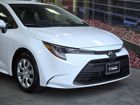 Certified 2025 Toyota Corolla LE image 2